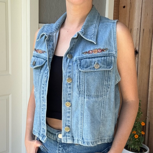 Vintage At Last Co Embroidered Denim Cropped Vest - Picture 1 of 9